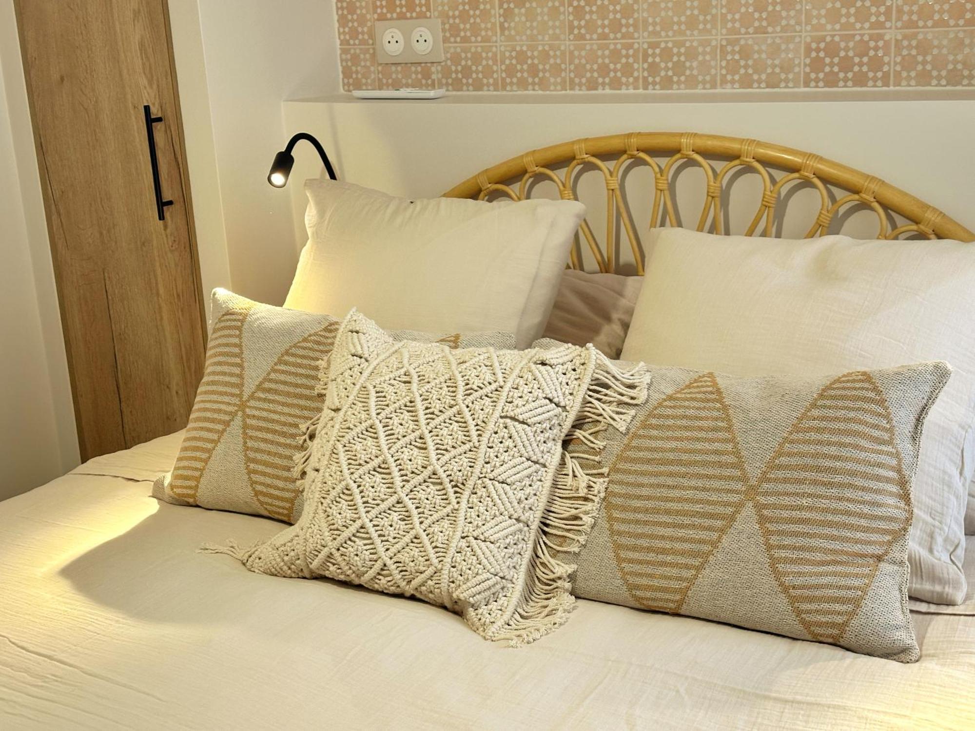 La Maison Cavet 5 Appartements De Standing Au Coeur Du Village Sanary-sur-Mer Extérieur photo